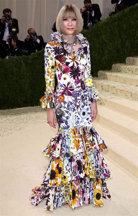 anna wintour met gala outfit.